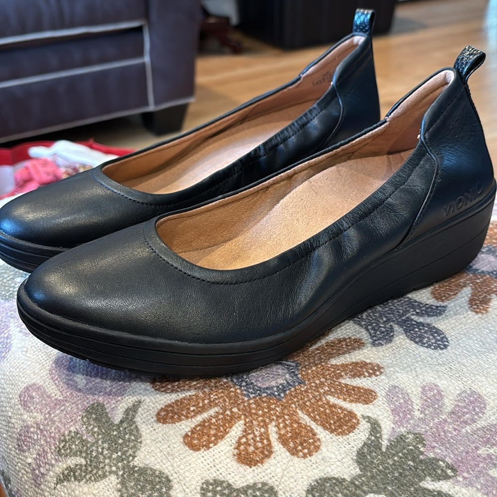 Vionic Classic Black Leather Loafers - Picture 2 of 6